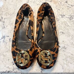 Tory Burch Leopard-Print Reva Calf Hair Ballet Flats with Gold Logo size 10M